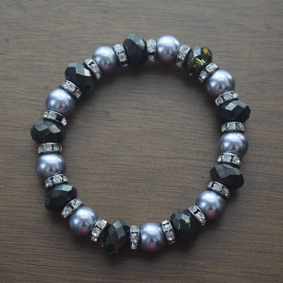 Loft Black/Silver Beaded Stretch Bracelet - Like New - Picture 1 of 9